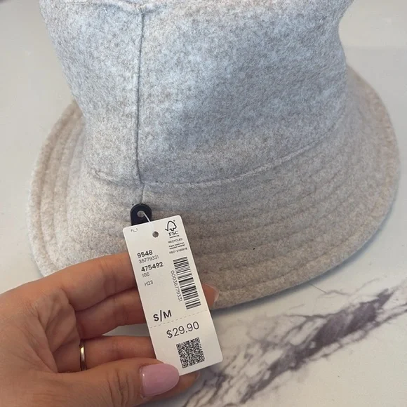 REITMANS Bucket Hat - Picture 3 of 7